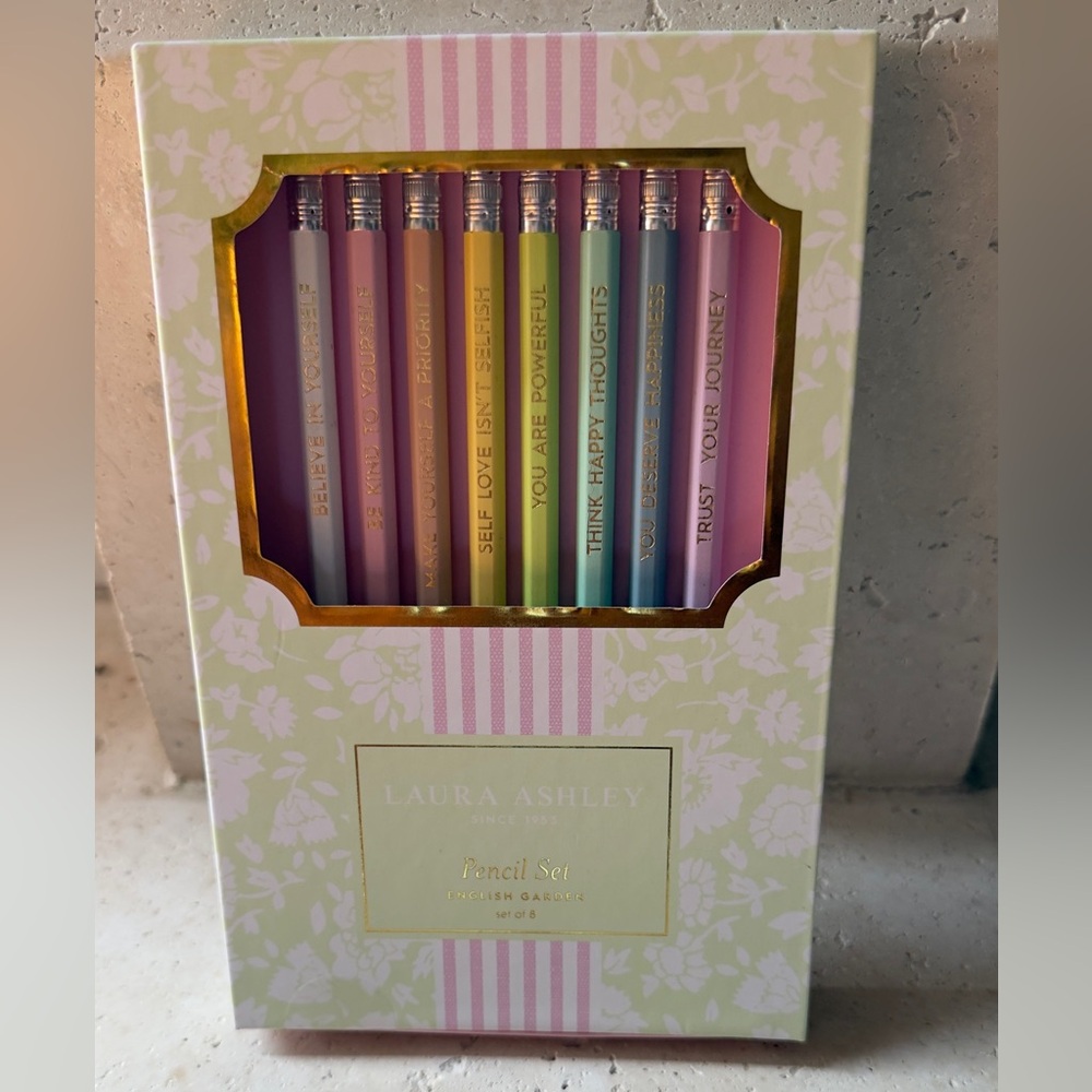 Laura Ashley English Garden Pastel Pencil Set Of 8 Pencils‎ NWT